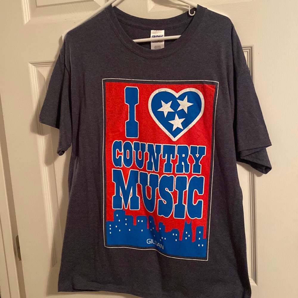 🎶 Gildan “I 💙Country Music” with Nashville Skyline at the bottom Shirt Large